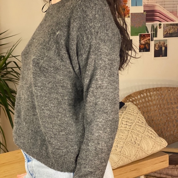 H&M Sweater - Picture 2 of 2